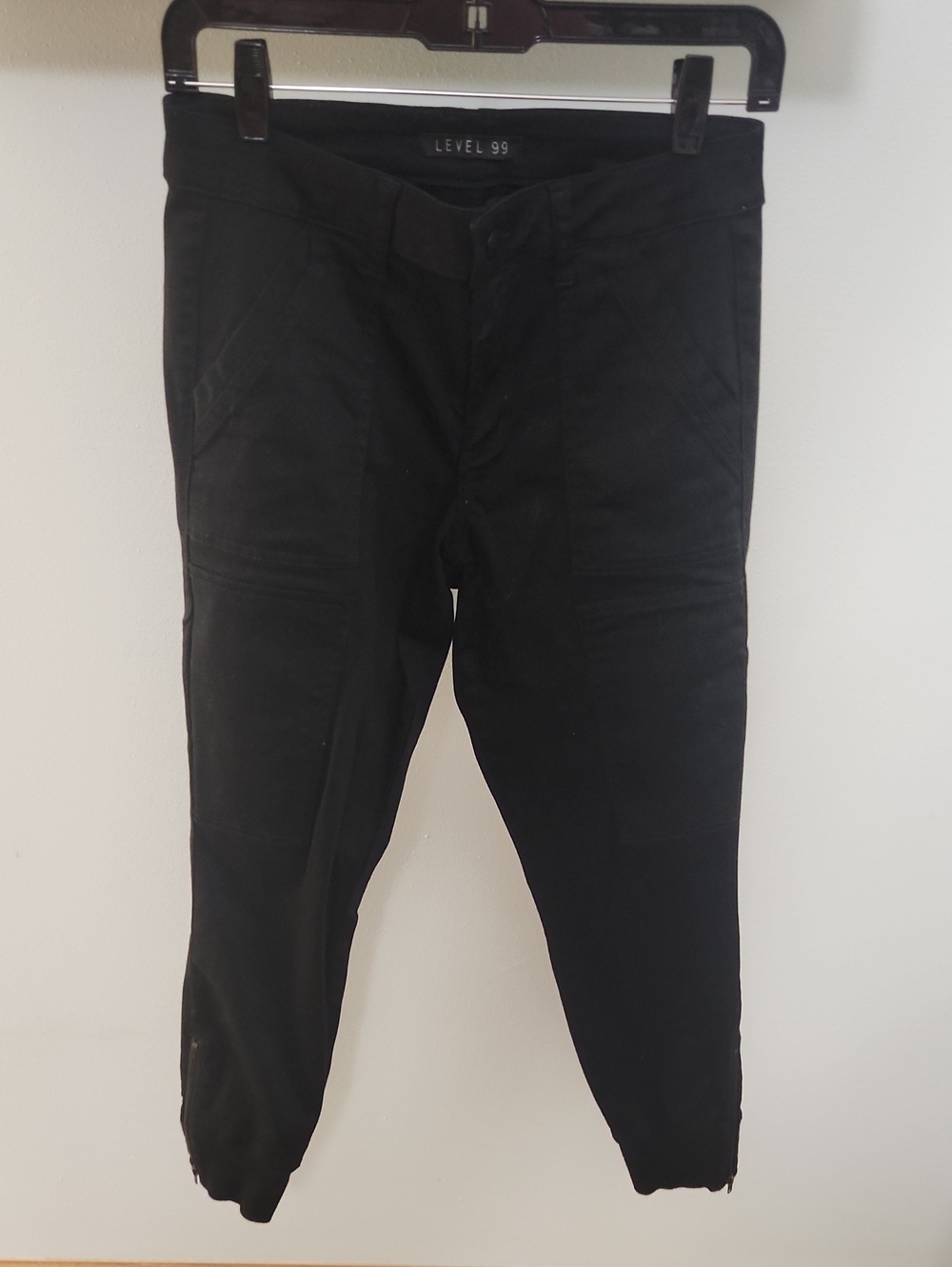 Level 99 Women’s Black Cuffed Jogger Pants
